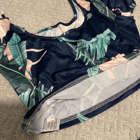 Matching top/skirt - Picture 5 of 5